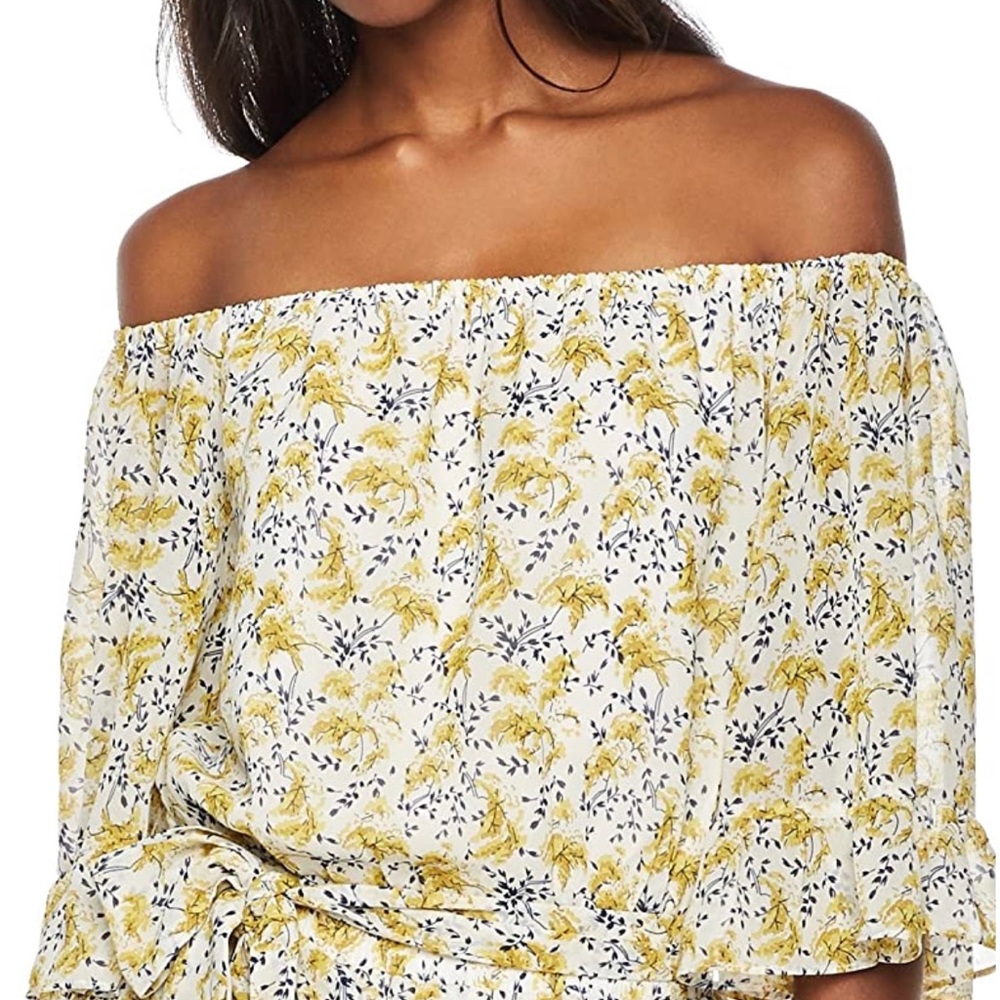 Off-Shoulder Romper with Ruffle Sleeves - Picture 4 of 6